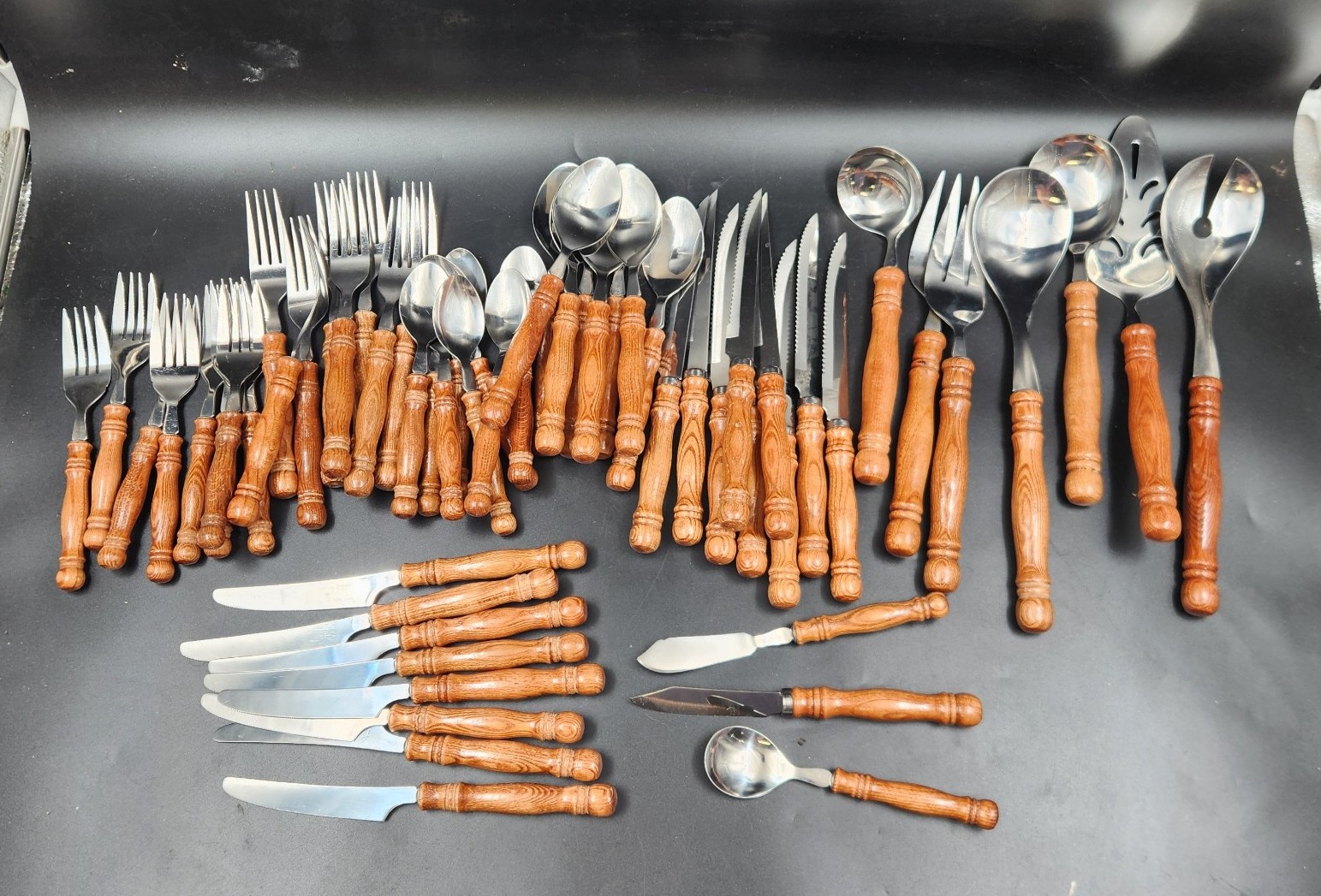 59 Pc Set Service for 8 Wood Handle Stainless Flatware Taiwan Cottage/Homestead