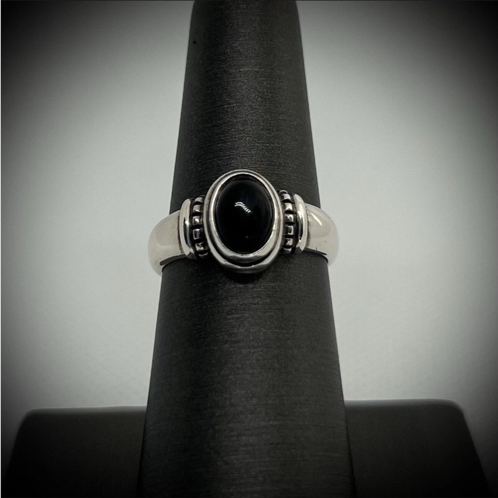 James Avery Retired Sterling Silver With Black Onyx Oval Ring Size 6 1381
