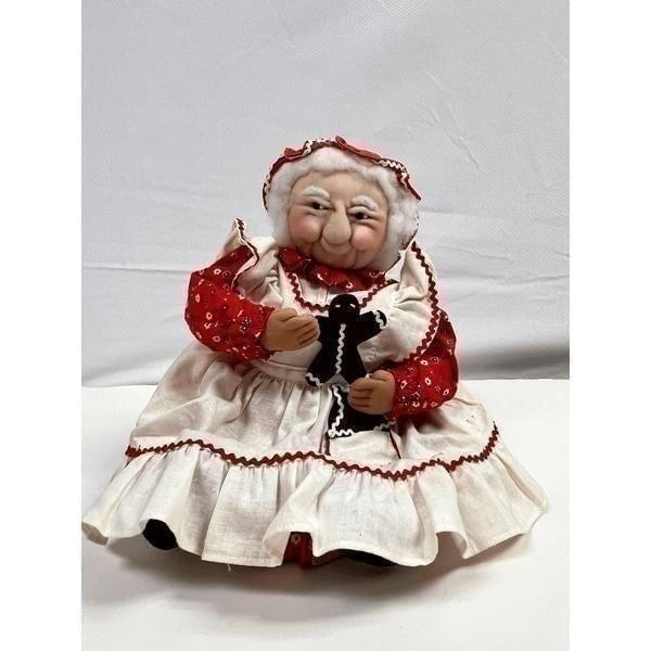 Handcrafted Sitting Mrs. Santa Claus Porcelain Figure Christmas Holiday Decor