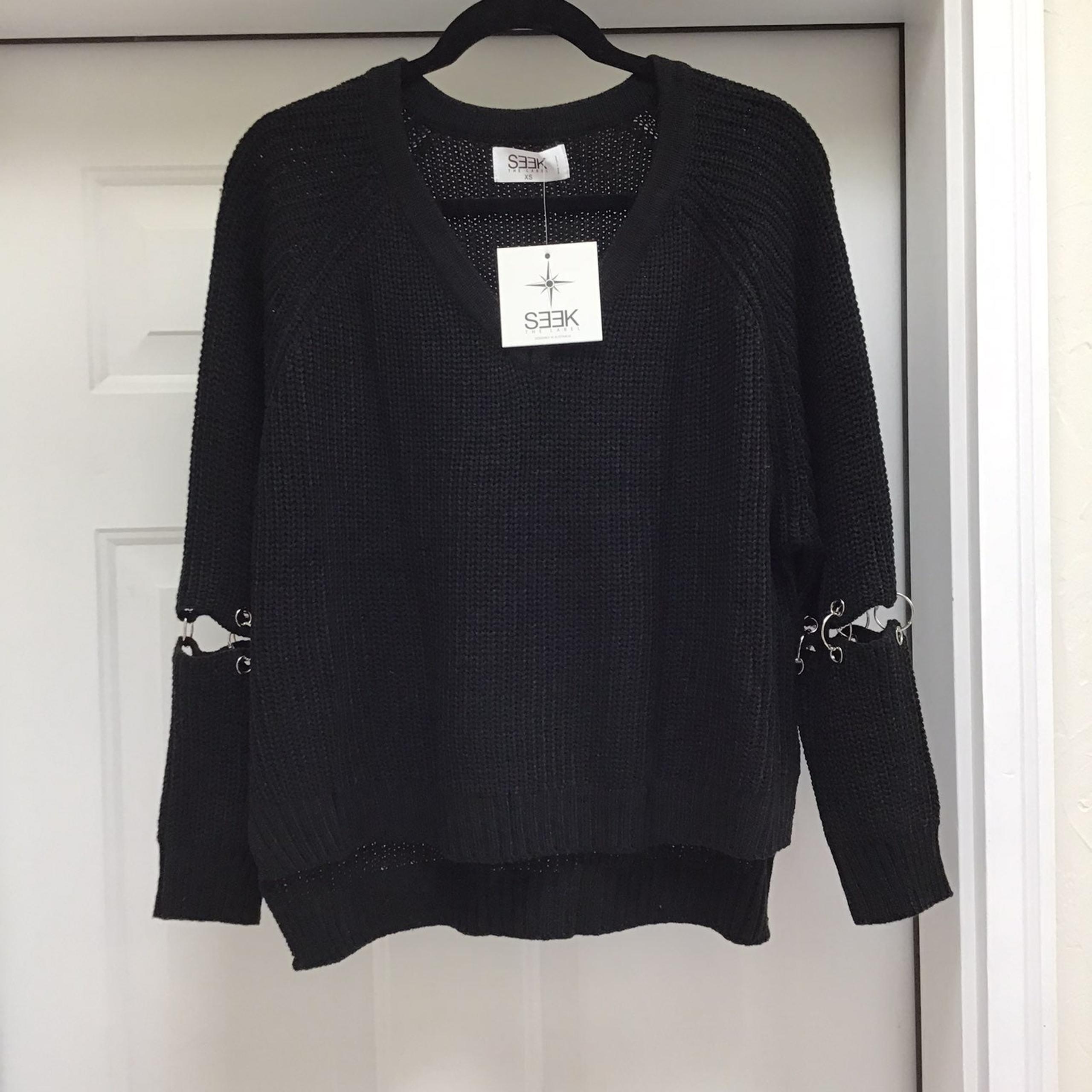 SEEK THE LABEL V NECK SWEATER