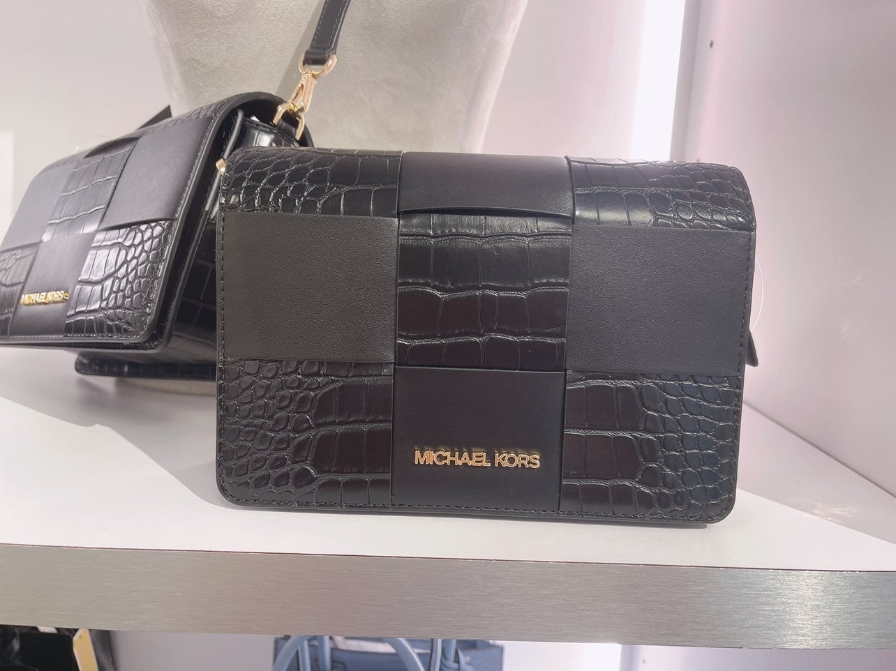 MK MERCER SM CLUTCH CROSSBODY BLACK