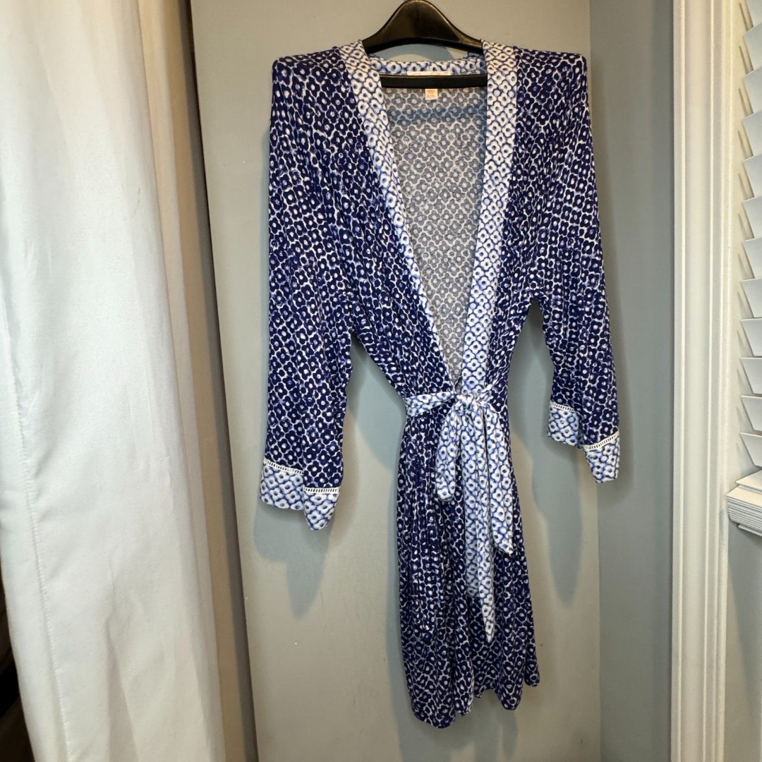 Super Soft Women's Size L/XL Oscar De La Renta Blue & White Geo-Floral Robe
