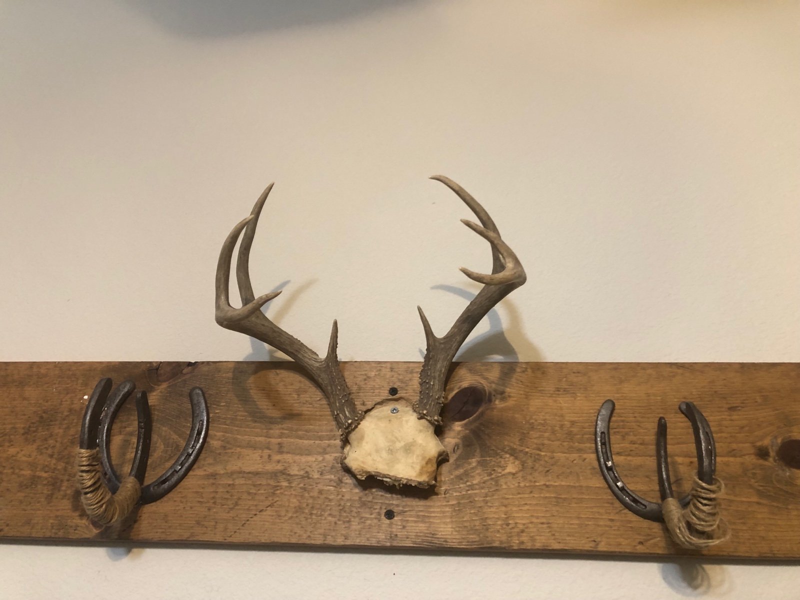 Vintage gun/hat rack