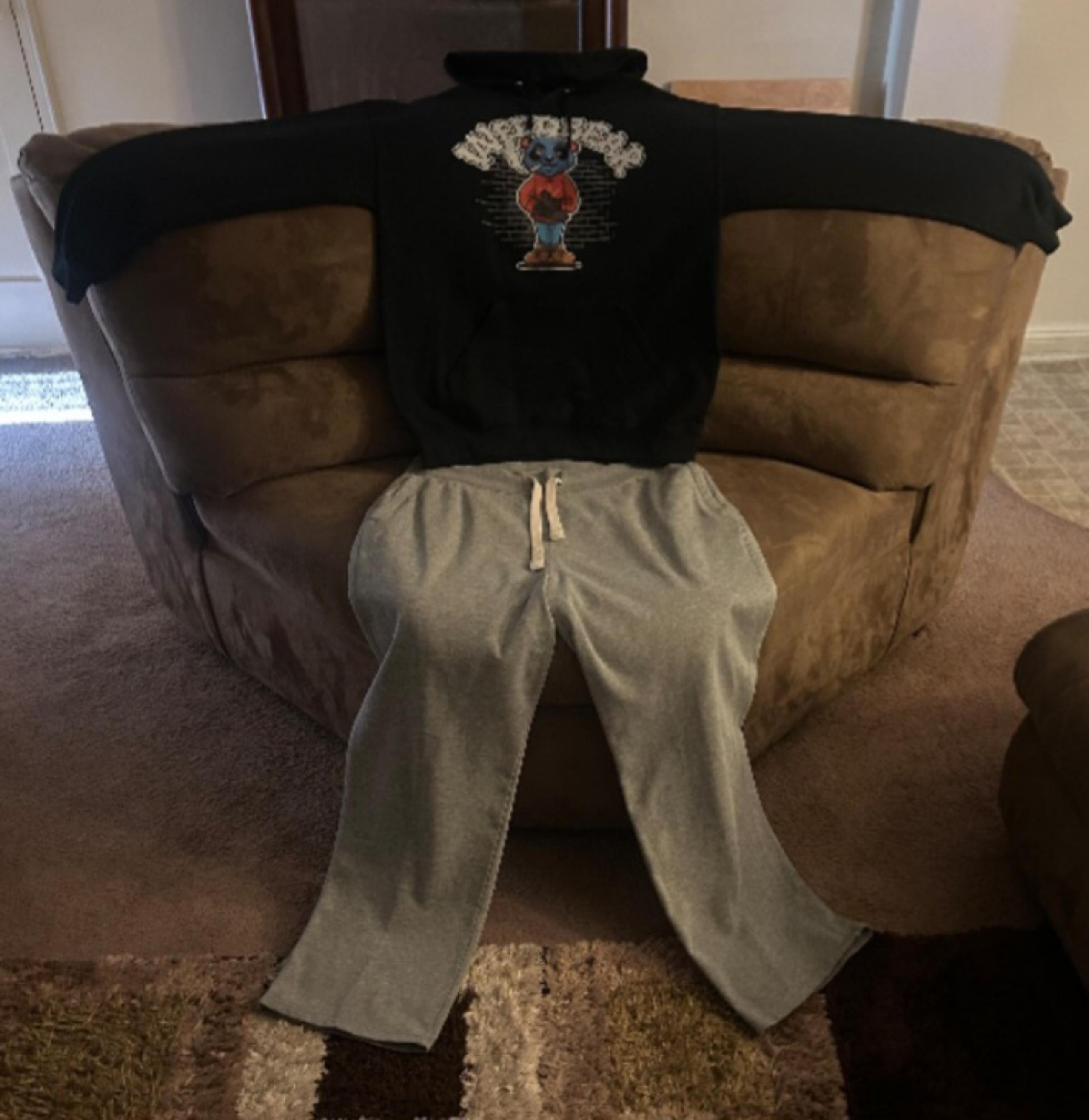 $25 large Black Hoodie with Old Navy Sweat pants Men Large gently used