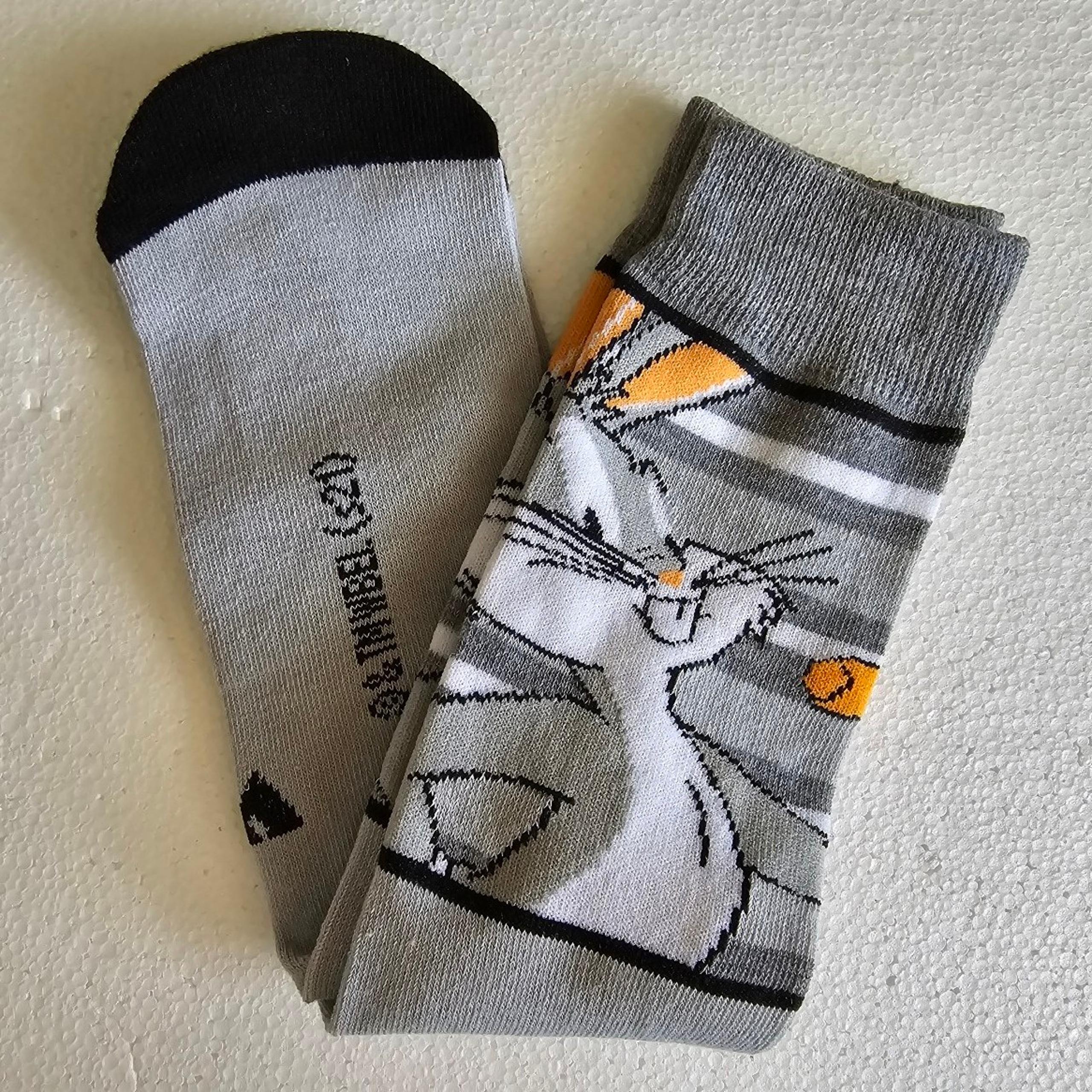 NWOT Warner Bros Looney Tunes Bugs Bunny Casual Crew Socks Shoe Size 8-12 Unisex