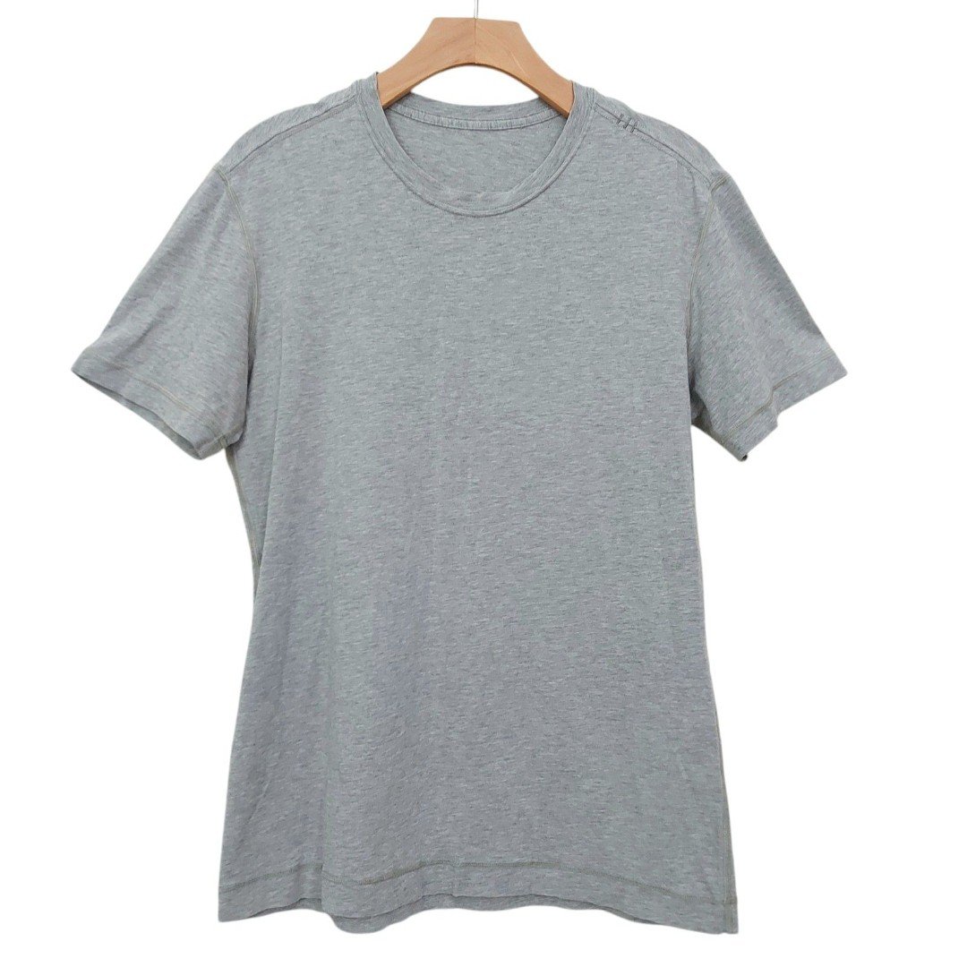 Lululemon T-Shirt Mend Medium Gray Short Sleeve Crew Neck Stretch Athletic Gym
