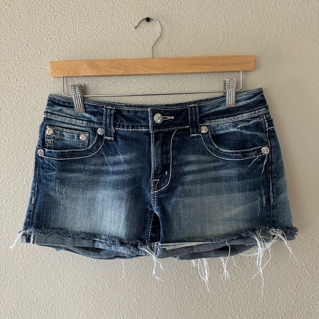 Miss Me JW5416H Embroidered and Studded Western Denim Shorts Size 30