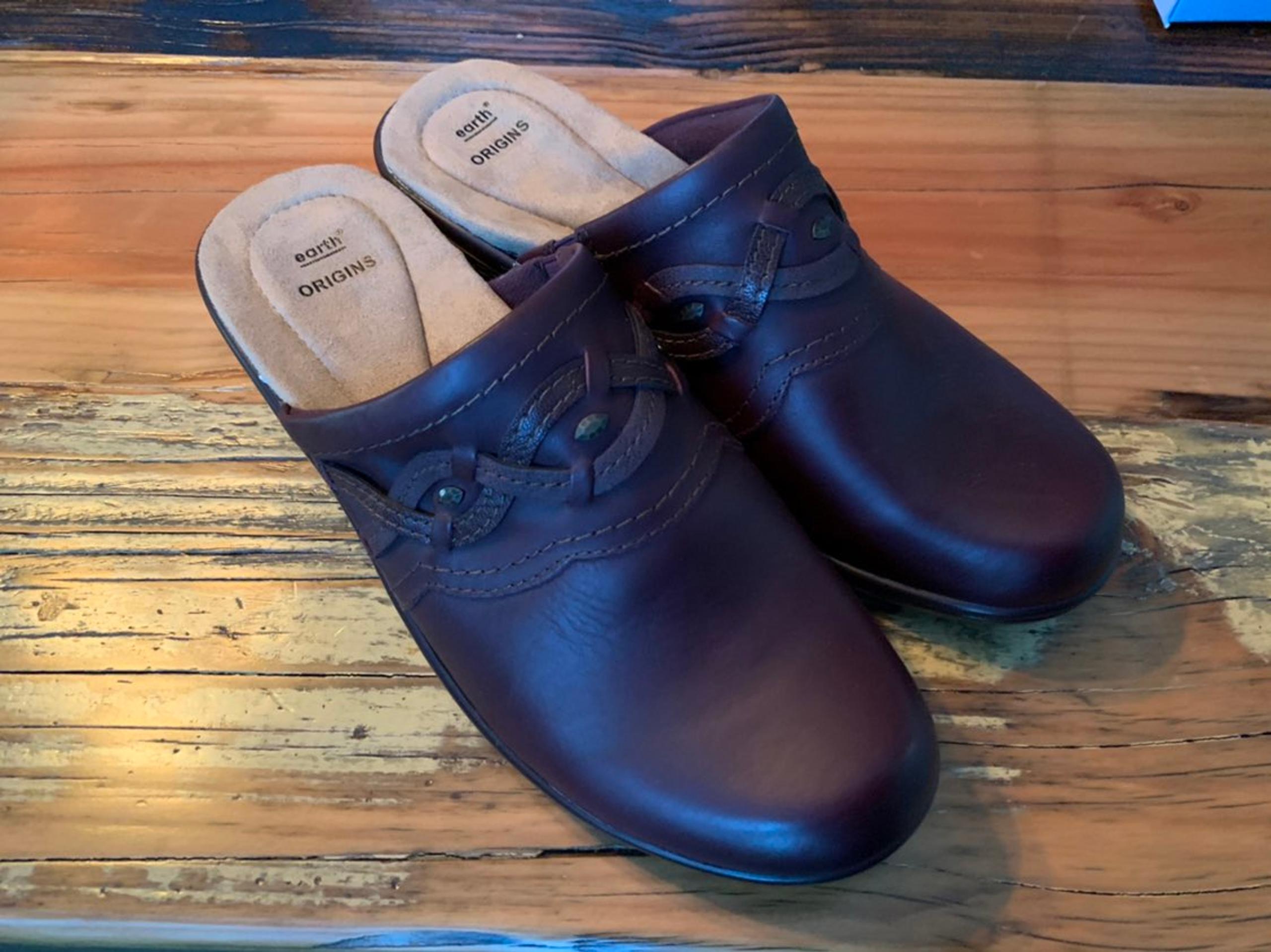 Women's Earth Origins Leather Mules (Jan