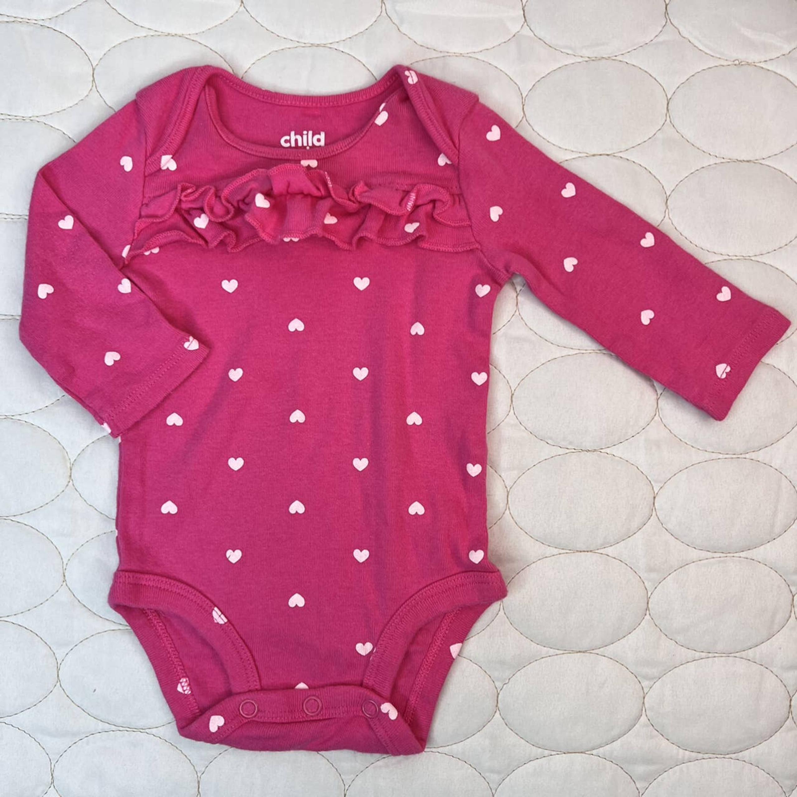 Carters Long Sleeved Onesie Bodysuit Top Baby’s 0-3m Hearts Tshirt Tee Pink Fall
