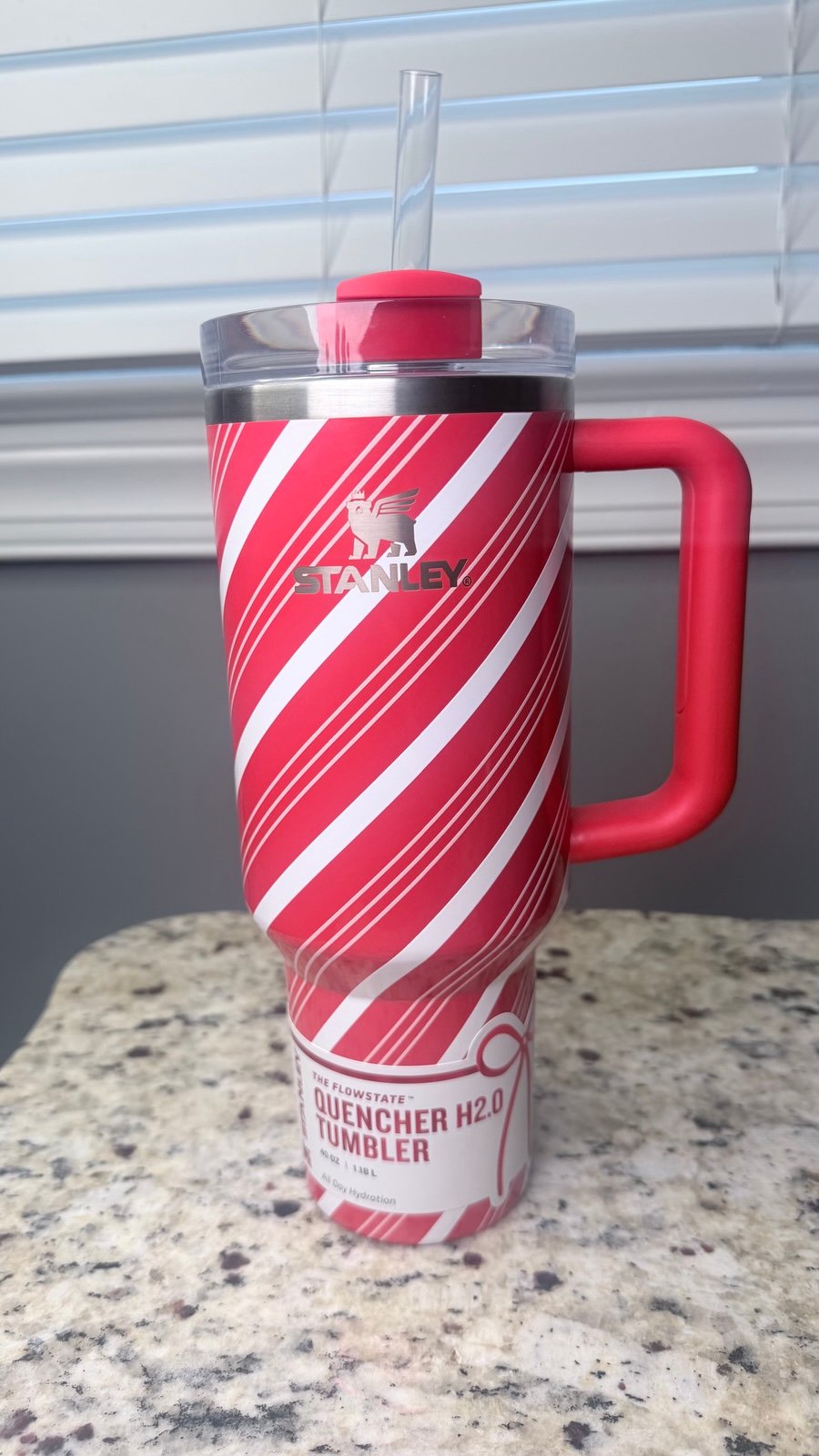 NWT Stanley Limited Edition Target Sold out
Candy Cane Twist 40 oz Tumbler