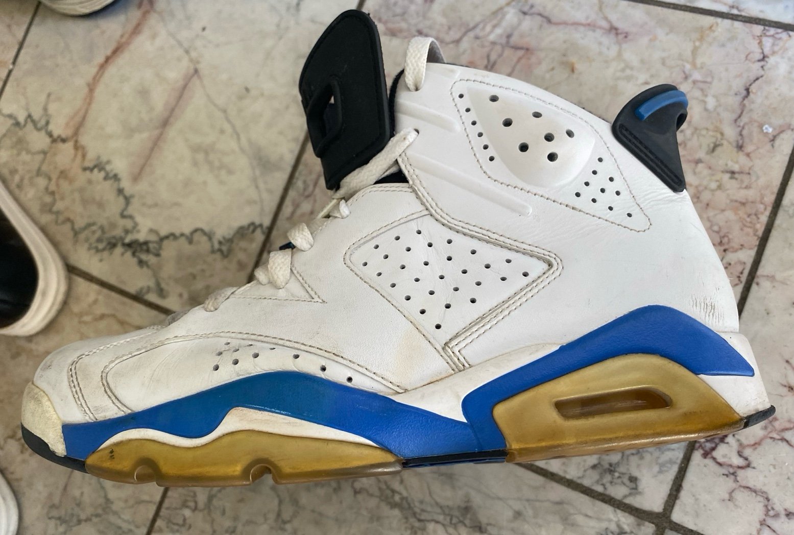 Jordan 6 Retro Sport Blue Sneakers