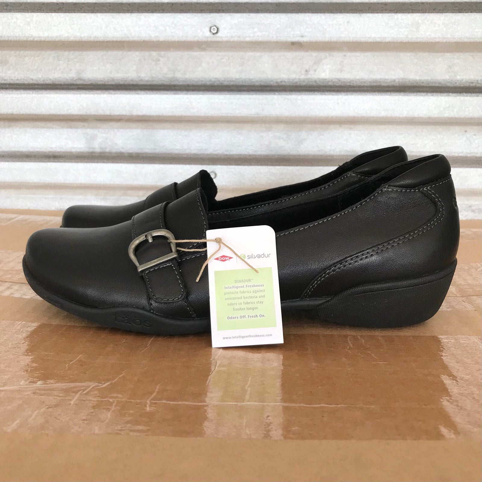 Taos Women Black Leather Uppity Buckle Strap Slip-On Comfort Loafer Shoes 8.5