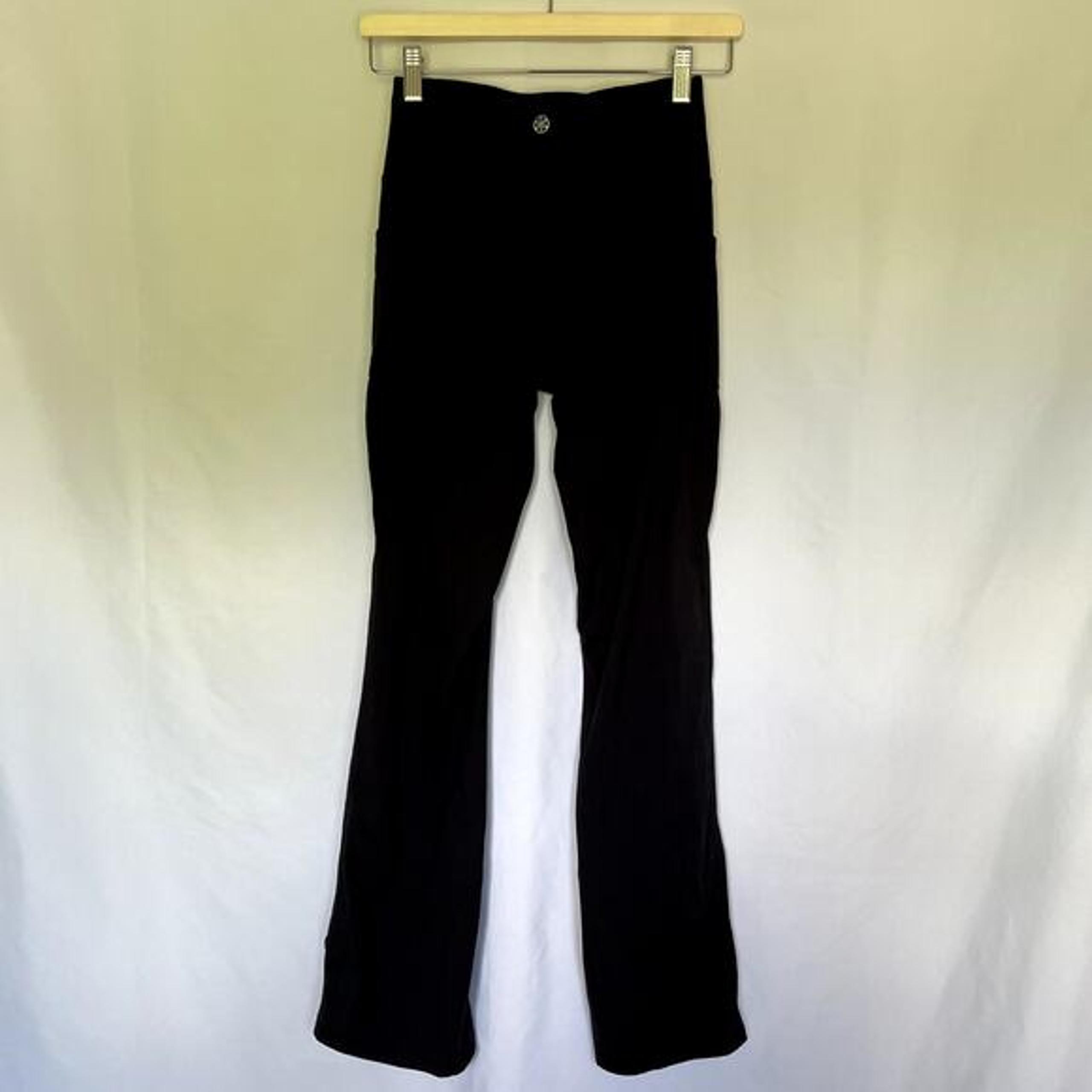 Gaiam black workout leggings flare leg pockets casual athleisure women's size S