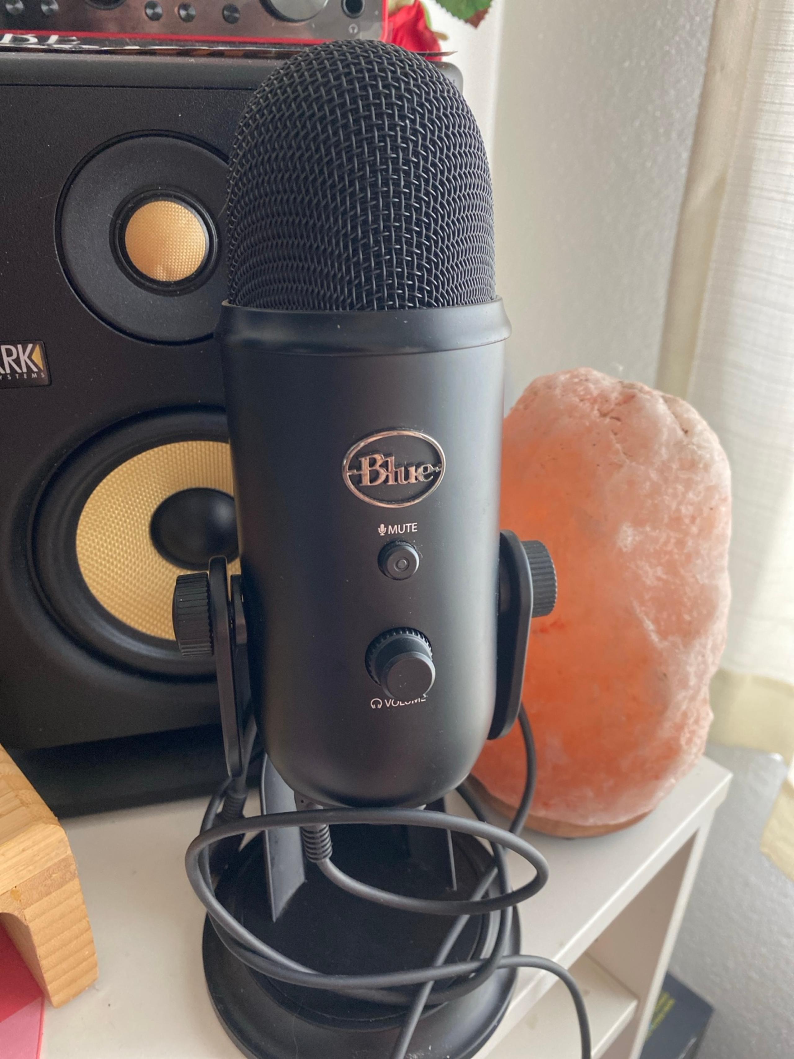 New in box Blue Microphones Yeti Multi-pattern USB Condenser Microphone - Black