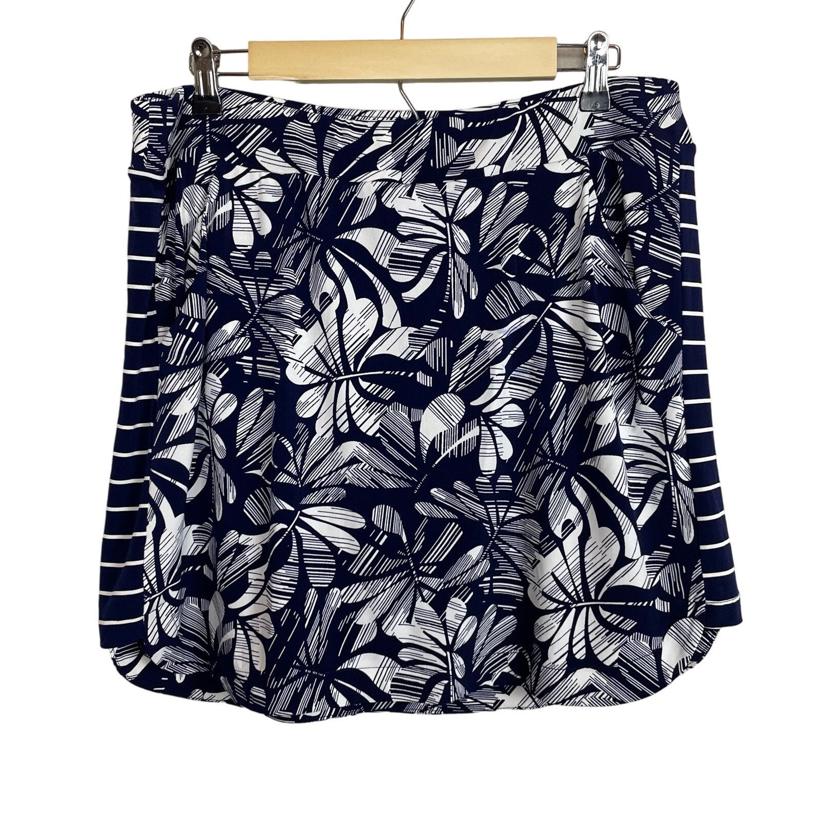 Weekends Chico's Pull On Skort Blue White Floral Skirt Size 2 L Contrast Striped