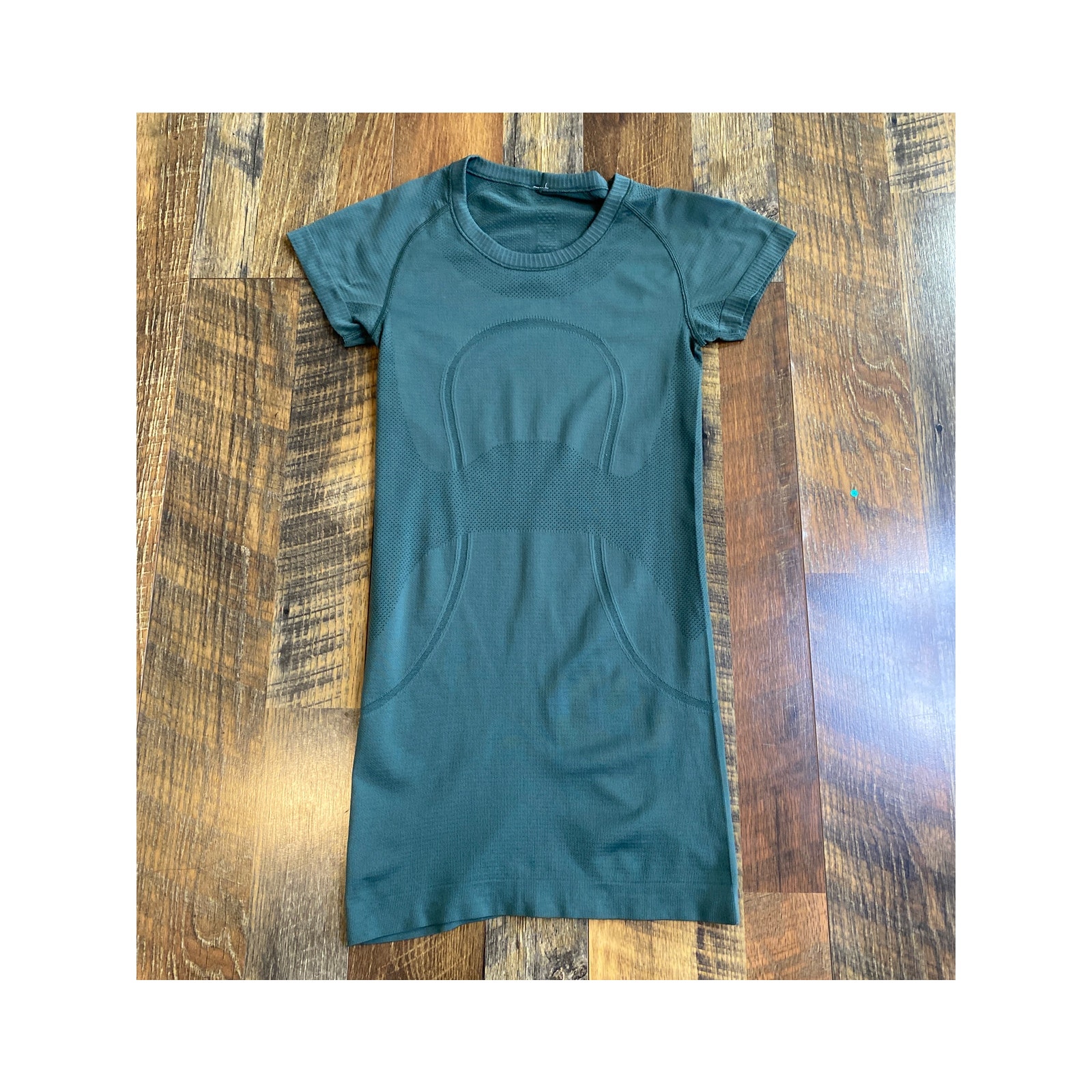 Lululemon Swiftly Tech Short Sleeve Crew Dark Forest Size 2