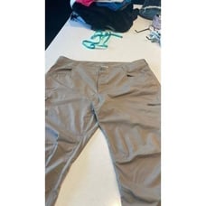 Columbia men’s pants Omni shade, sun protection waist 40 waist 32 length.
