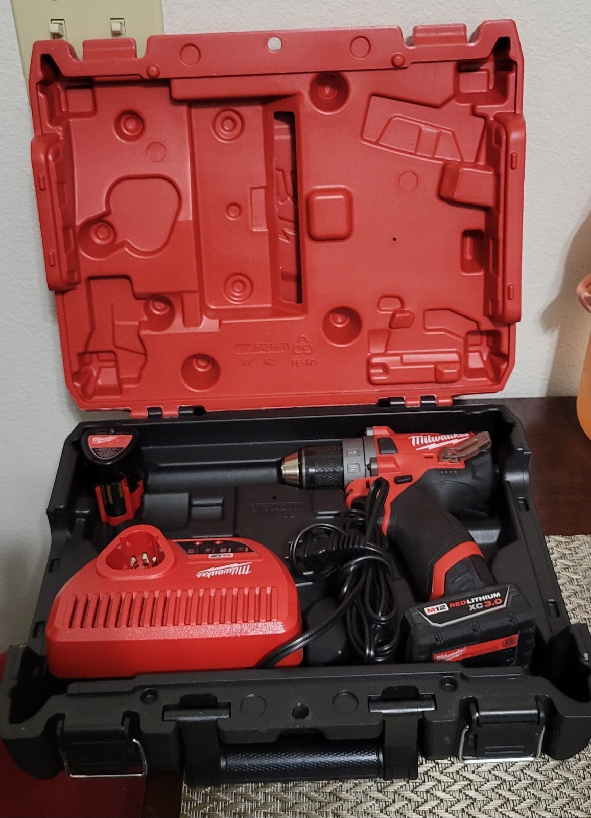Milwaukee M12 Drill/Driver Kit