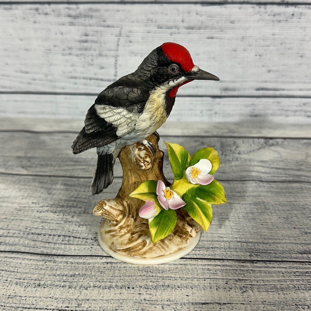 Andrea By Sadek Downy Woodpecker 9386 Porcelain 5.5 Inches Vintage 80s
