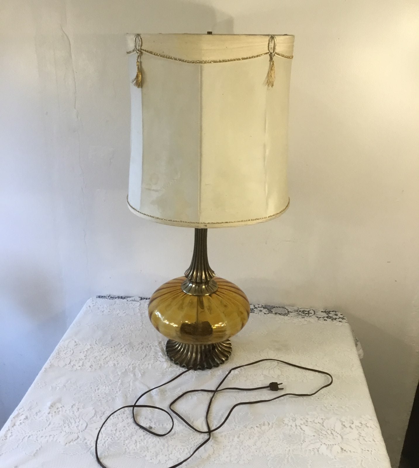vintage lamp glass gold base with shade