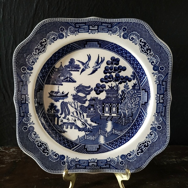 Vintage Johnson Bros. Willow Pattern Scalloped Square Salad Plate Blue Willow