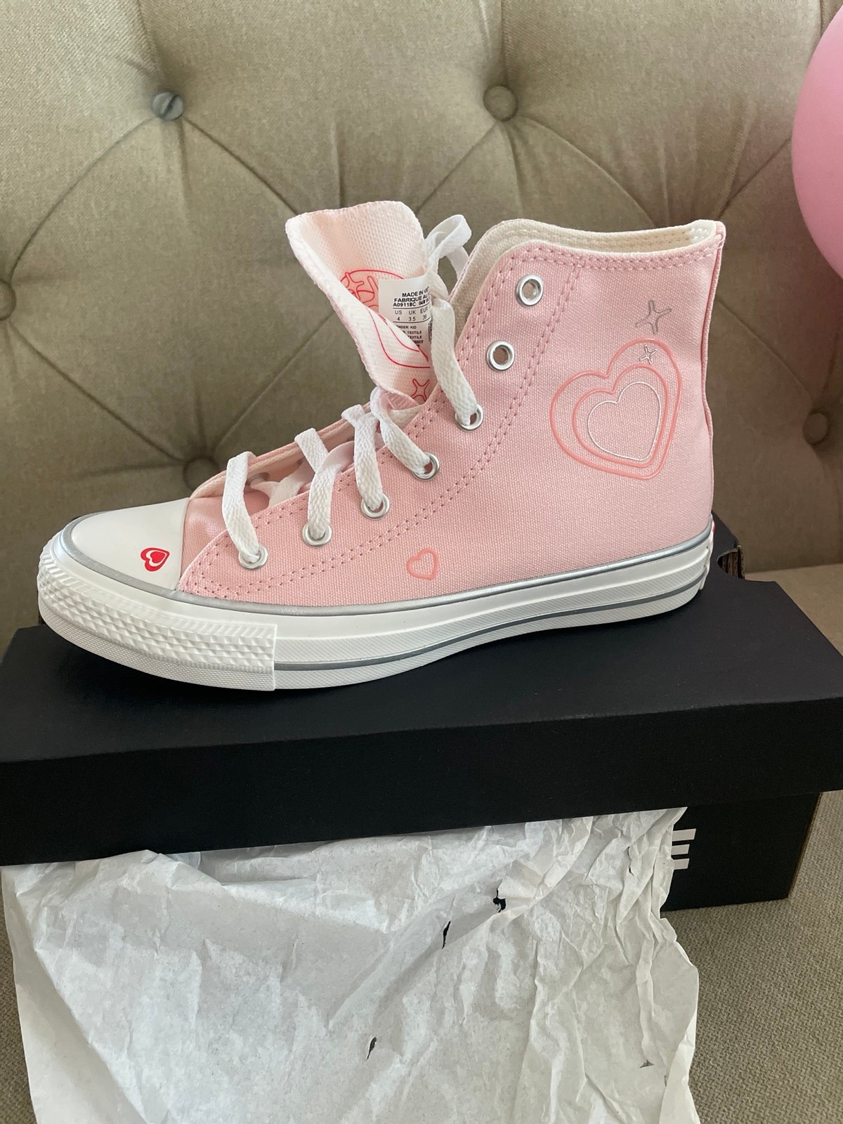 Converse pink