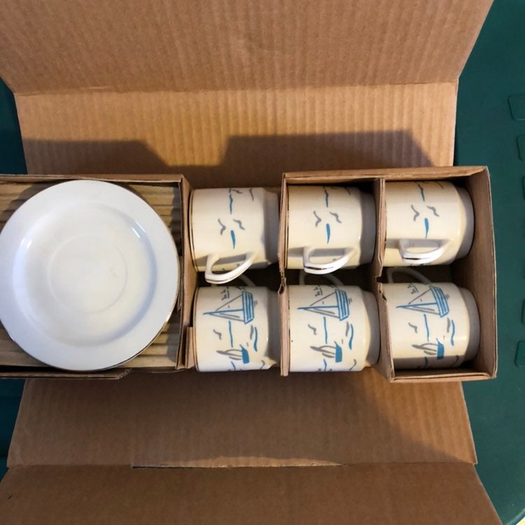 Vintage & rare Kun-Lun complete set Espresso Cups With Saucers In Sailboat Patte