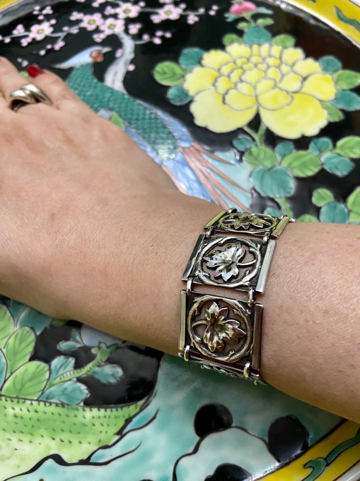 Vintage Sterling Silver Repousse Leaf Link Bracelet