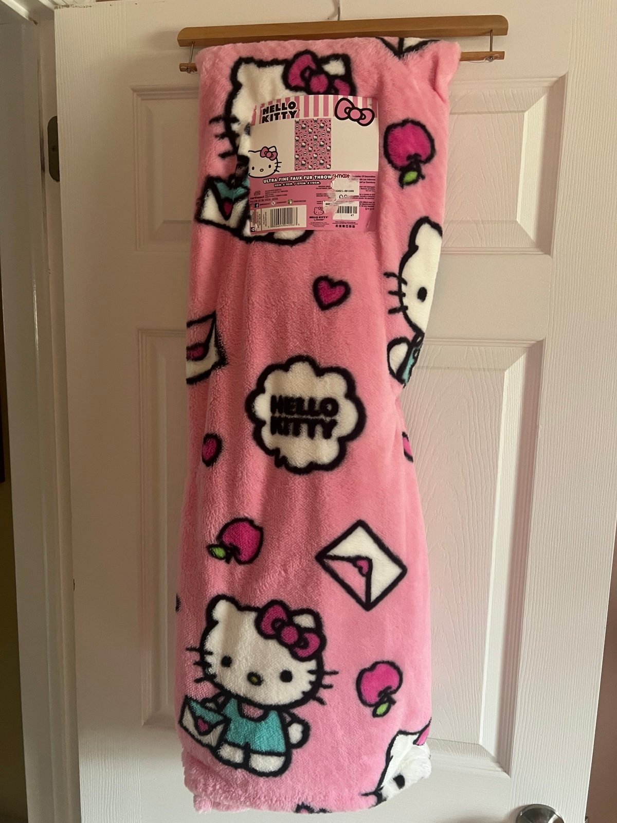 Hello Kitty Ultra Fine Faux Throw 50 × 70 Hello With Love And Pink New