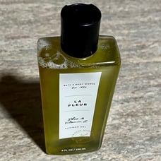 Bath & Body Works La Fleur Discontinued Waterlily & Freesia Shower gel & Loofah