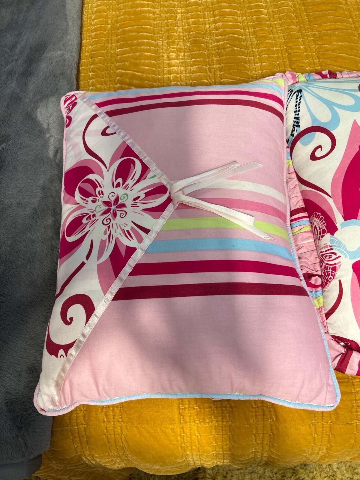 3 Set Pink Pillows
