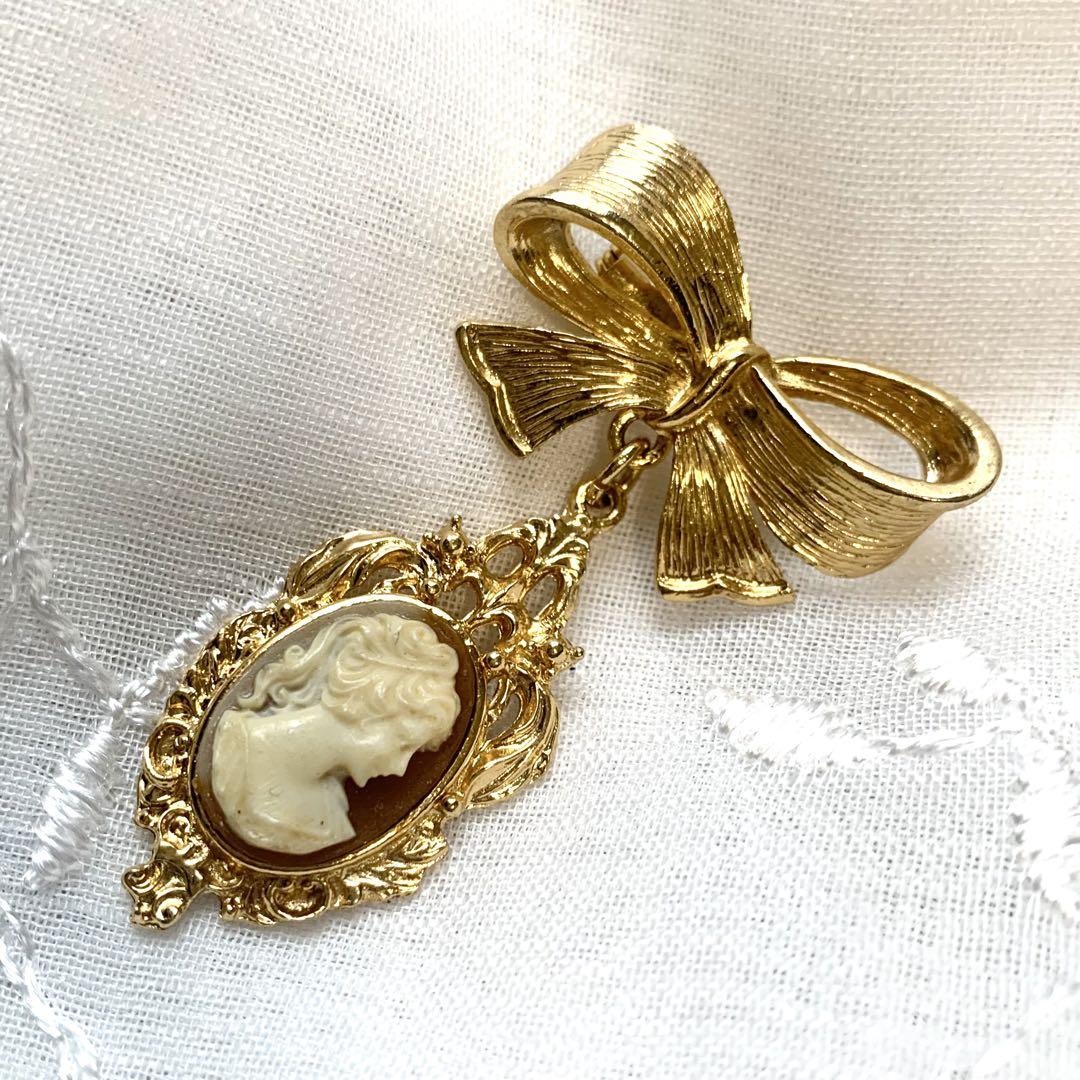 Vintage Brooch Cameo Shell Gold Antique Ribbon Sculpture Art ③