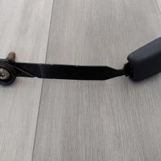04 Ford excursion 2nd row passenger side seat belt buckle