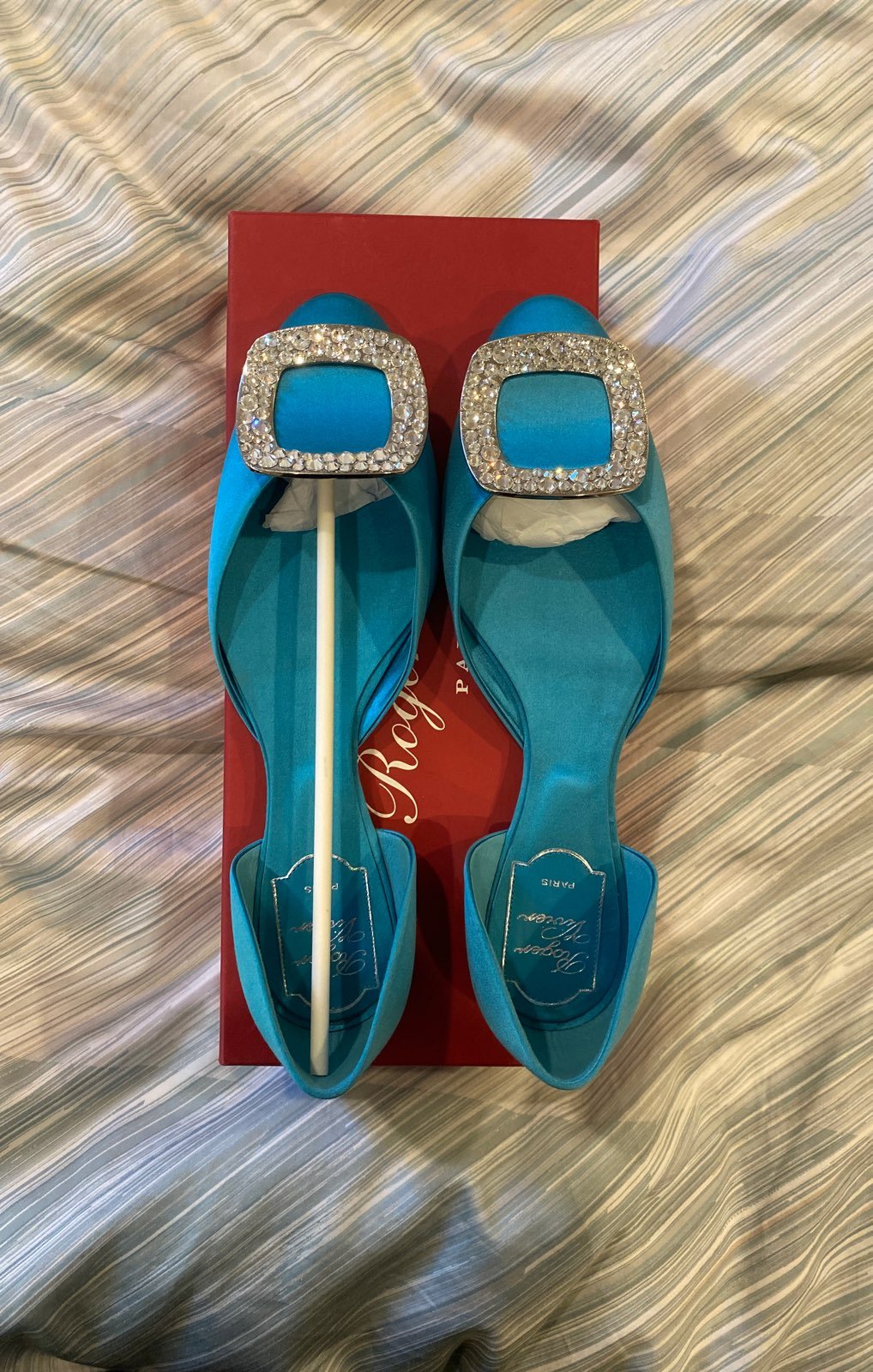 Brand new roger vivier flat with diamond