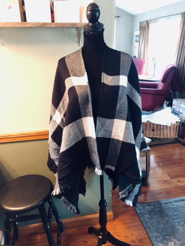 Banana Republic black and white plaid po