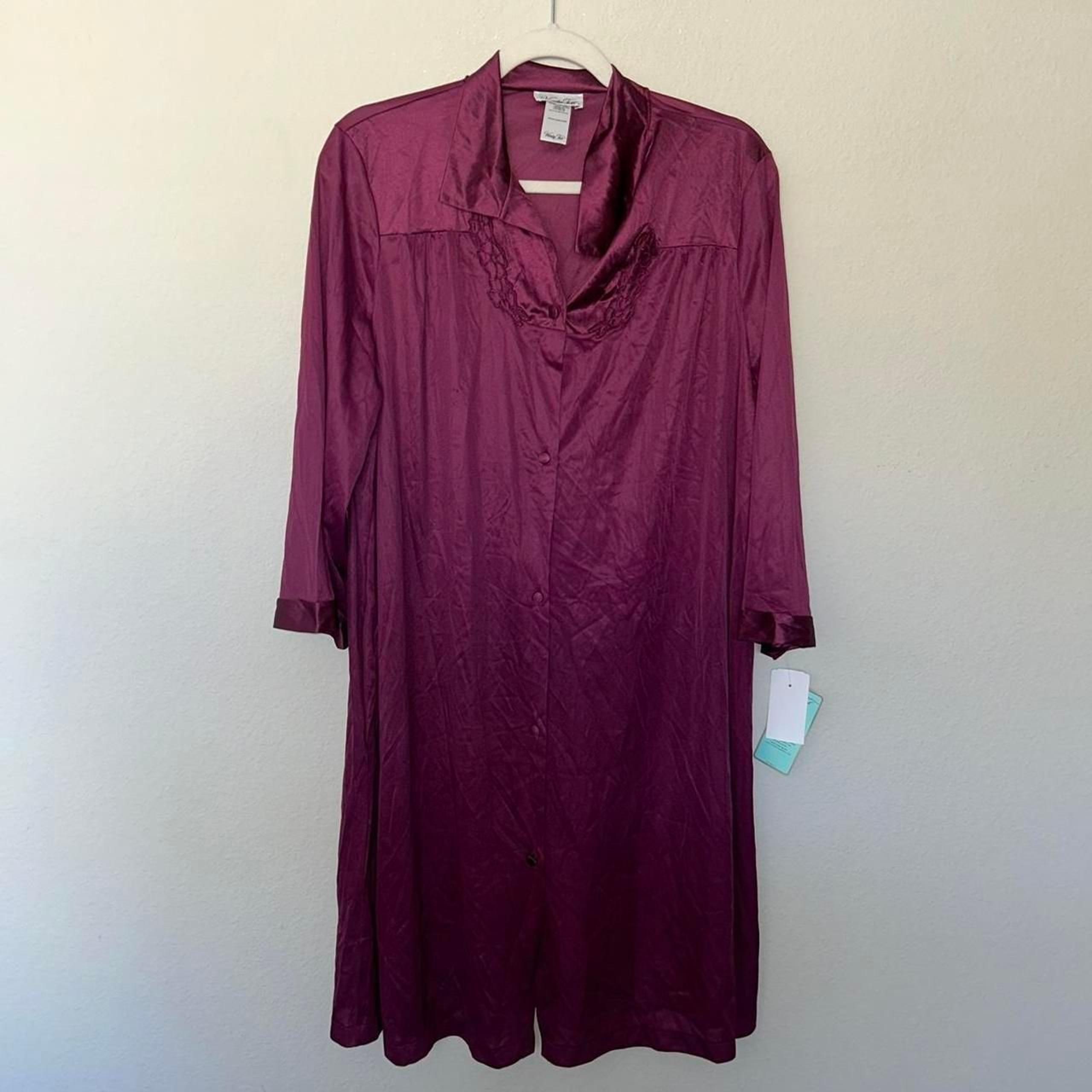 NWT Vanity Fair Women's Burgundy Pajamas Nightgown Women's Size Large Sleep