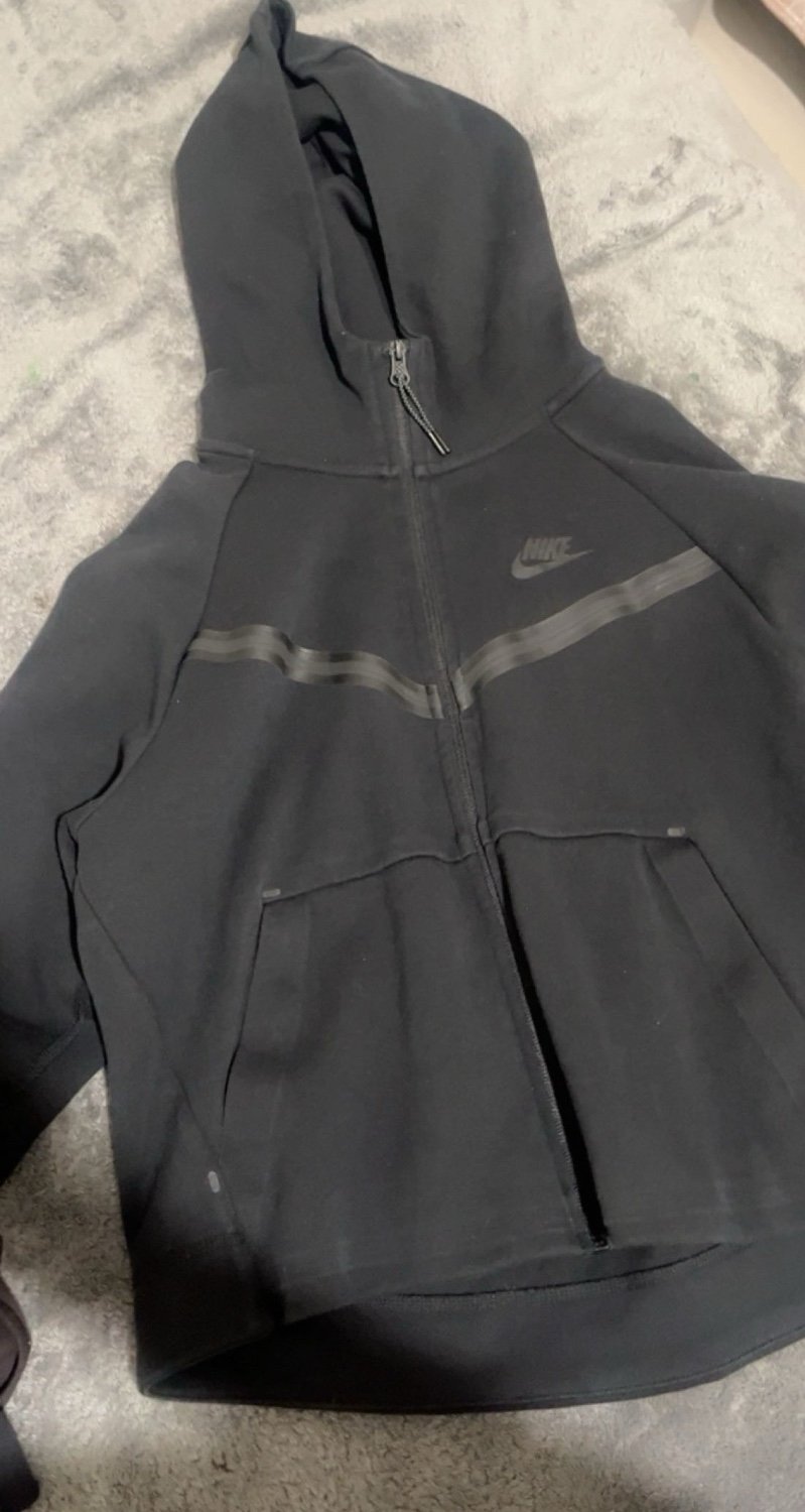 Nike tech
