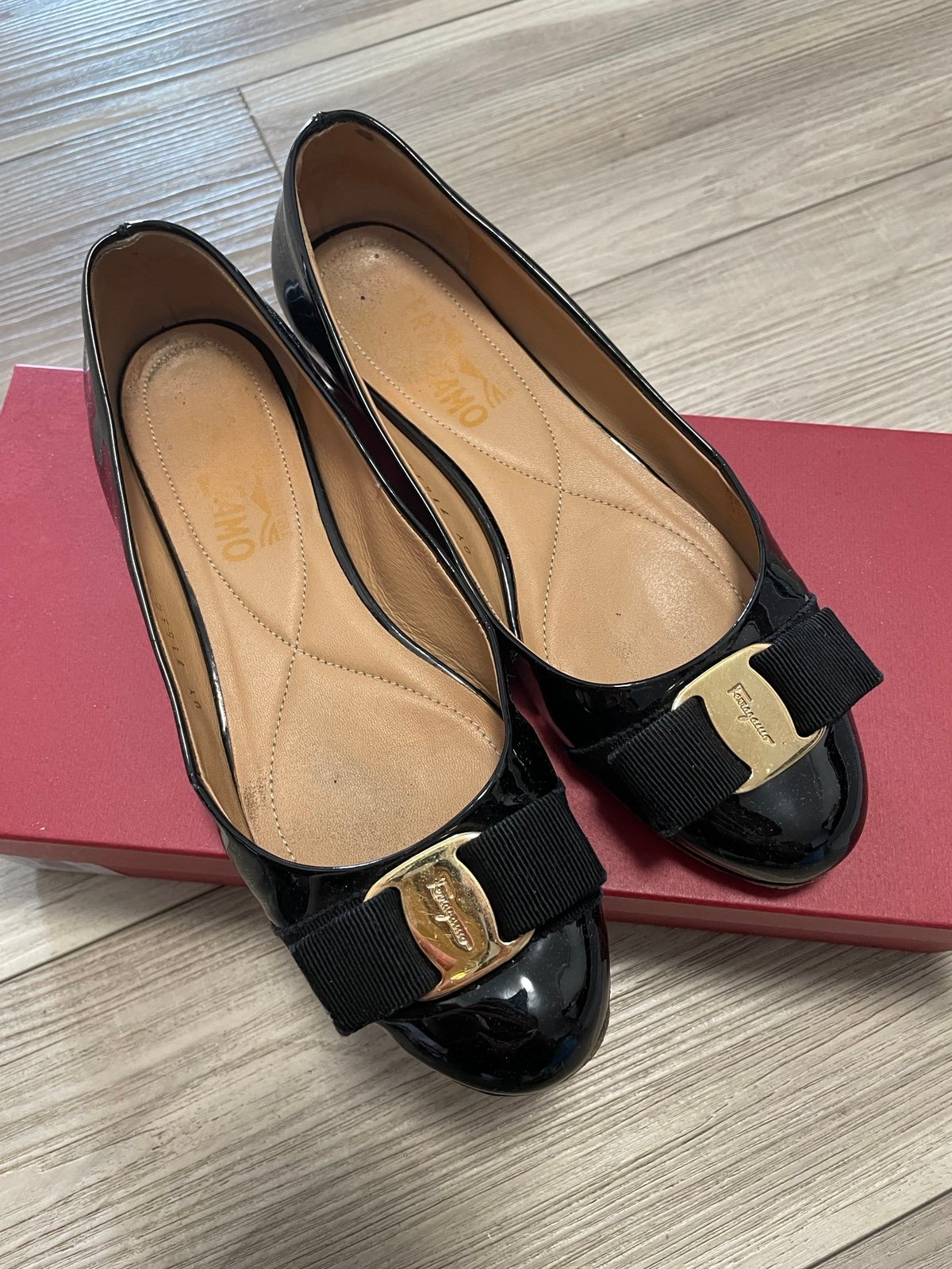 Salvatore Ferragamo varina flats