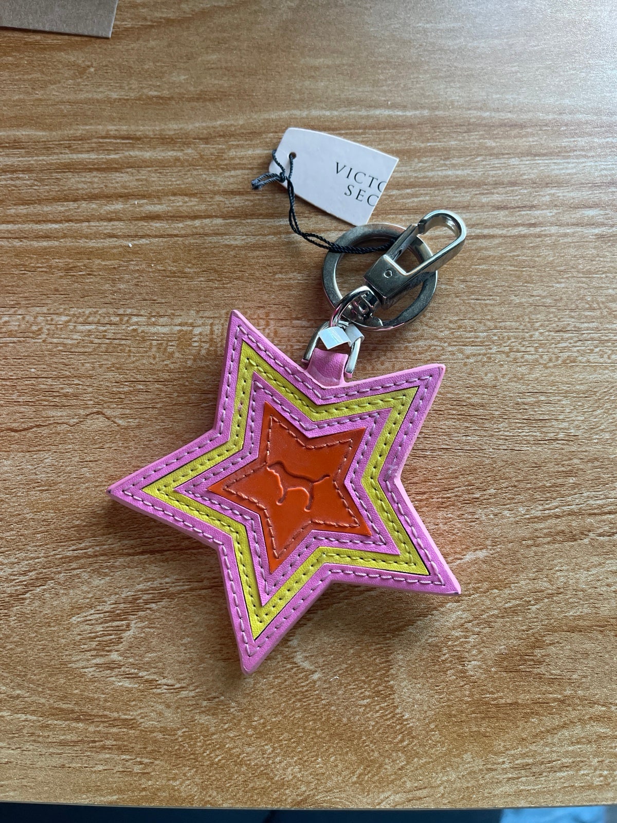 VINTAGE VS PINK STAR KEYCHAIN
