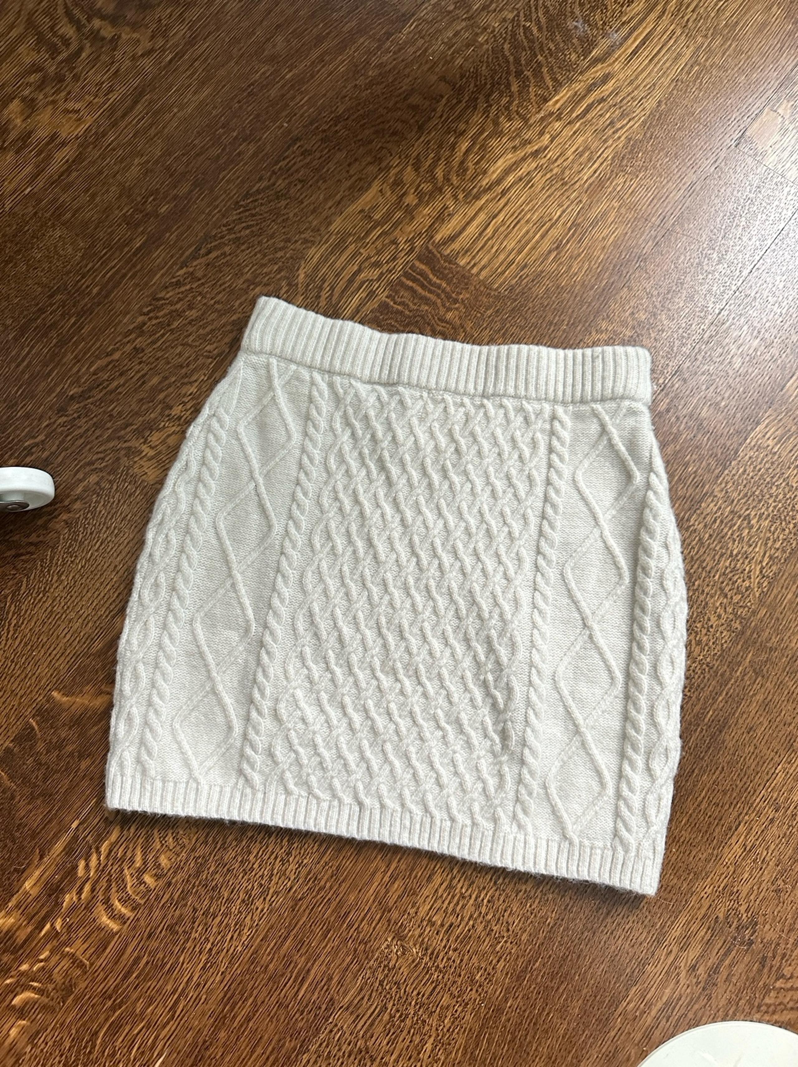 NEW H&M white cable knit skirt