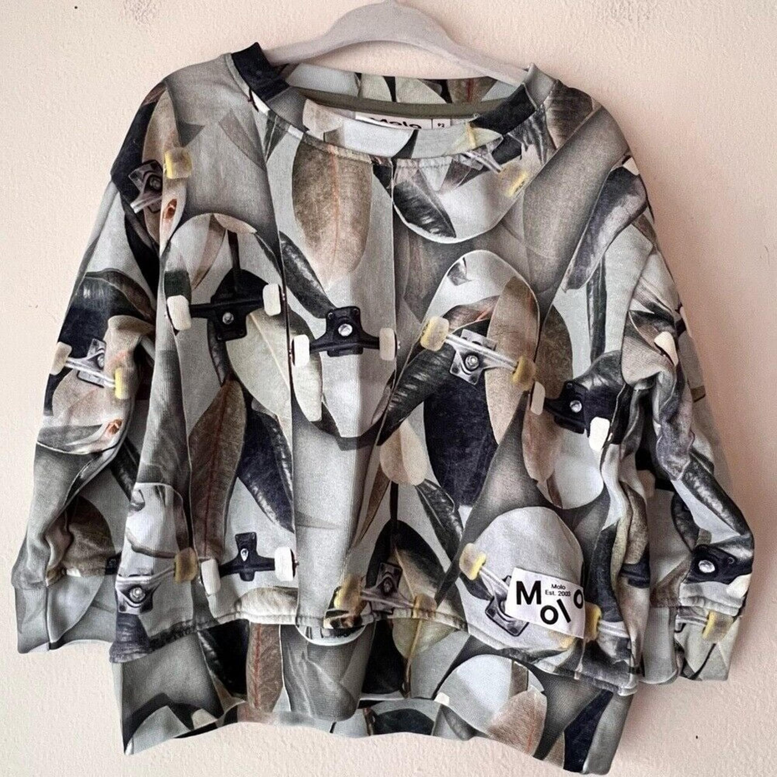 MOLO Skateboard Crewneck Sweatshirt Toddler  SIZE 2
