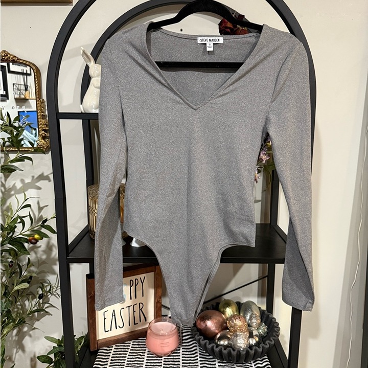 Steve Madden Asymmetrical Gray Long Sleeve Bodysuit size small