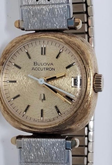 Vintage Ladies Bulova Accutron watch (READ DESCRIPTION)