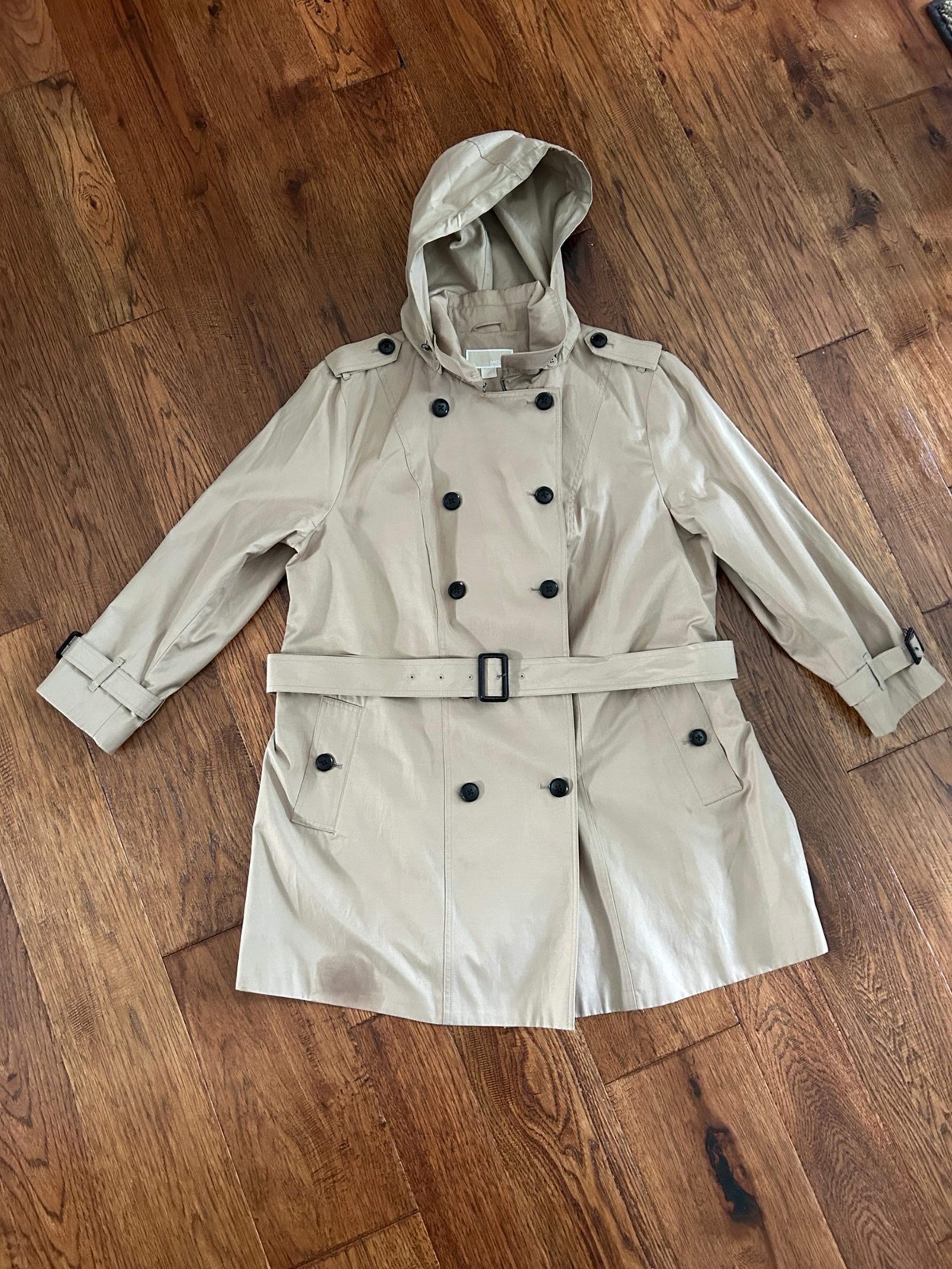 Michael Kors Women's Tan Trench Coat - Size 2X - Hood Buttons Belt Rain Luxury