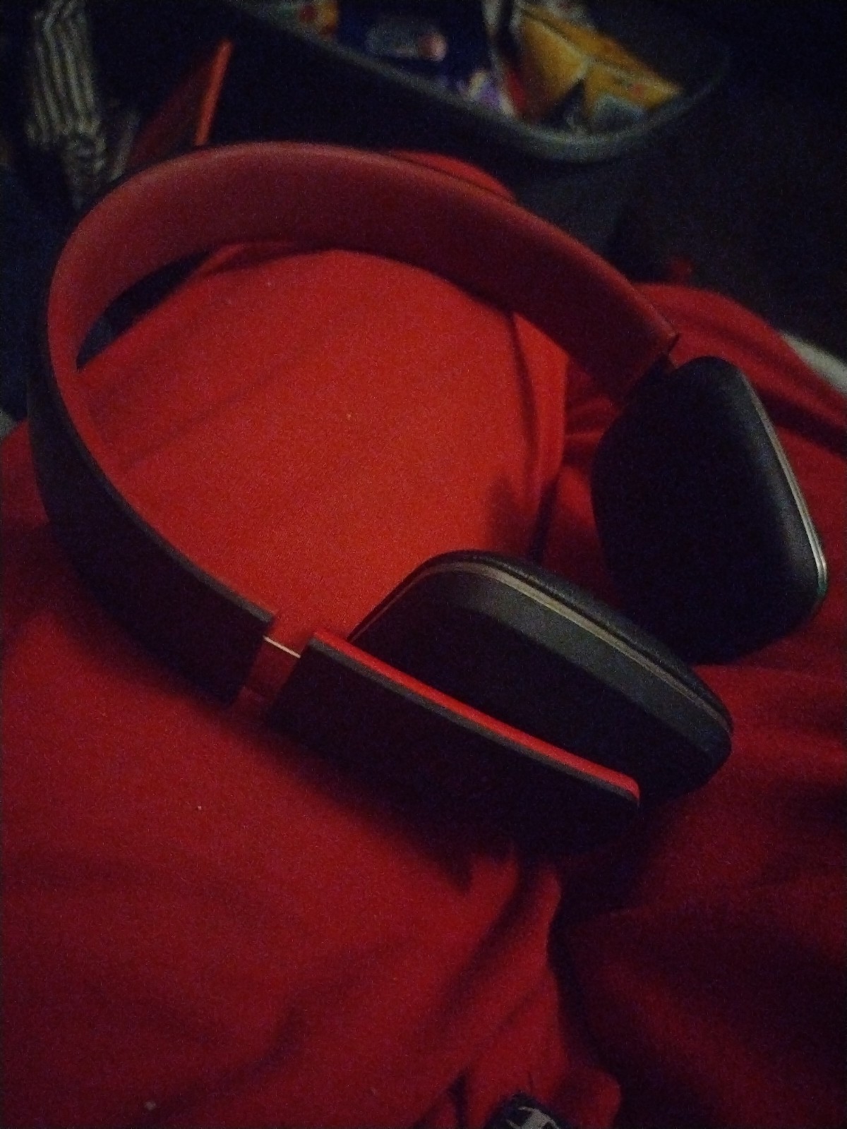Royal Bluetooth headphones