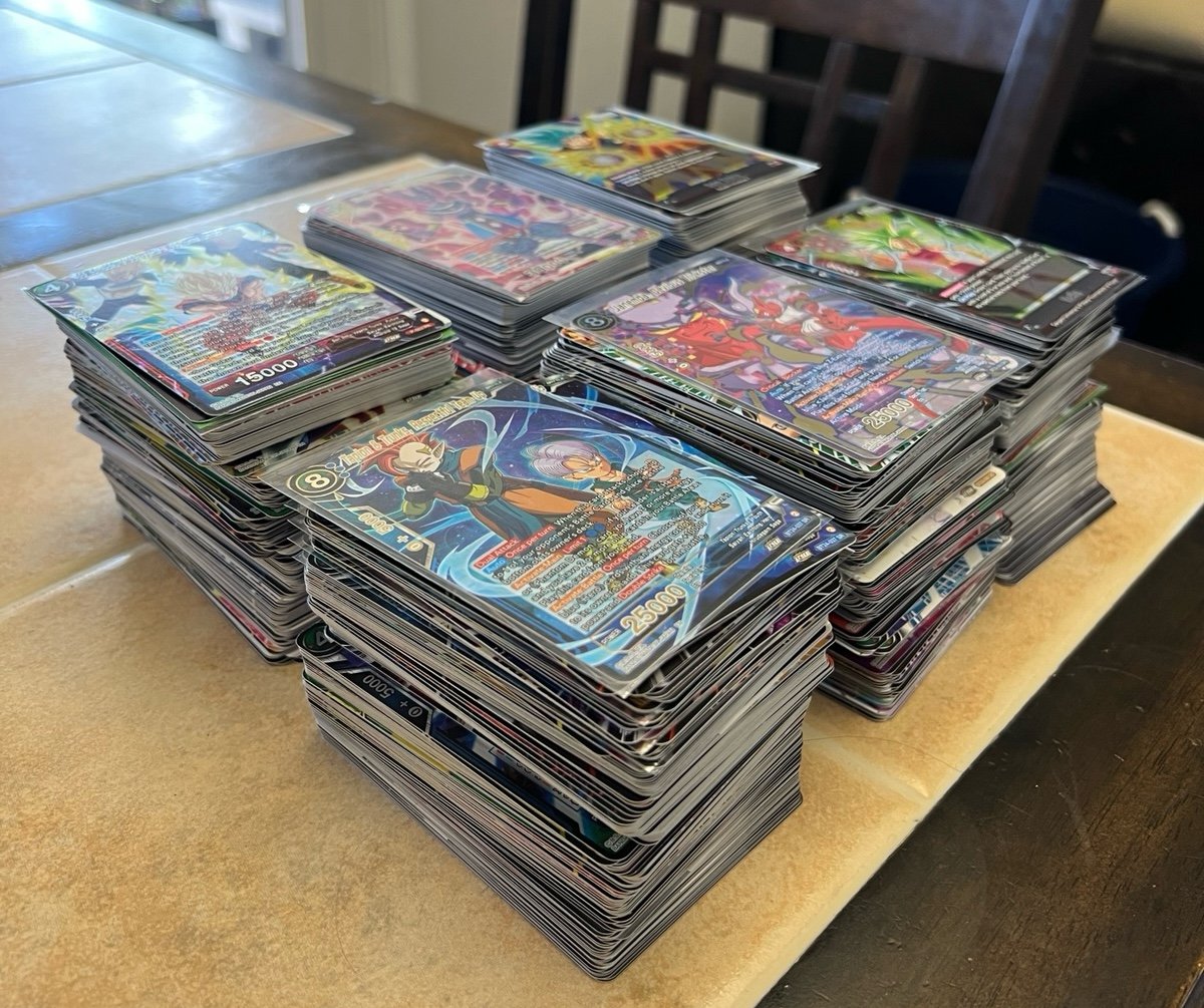 800 Dragon Ball Z Card Lot Rares and Many More Shiny Card Included