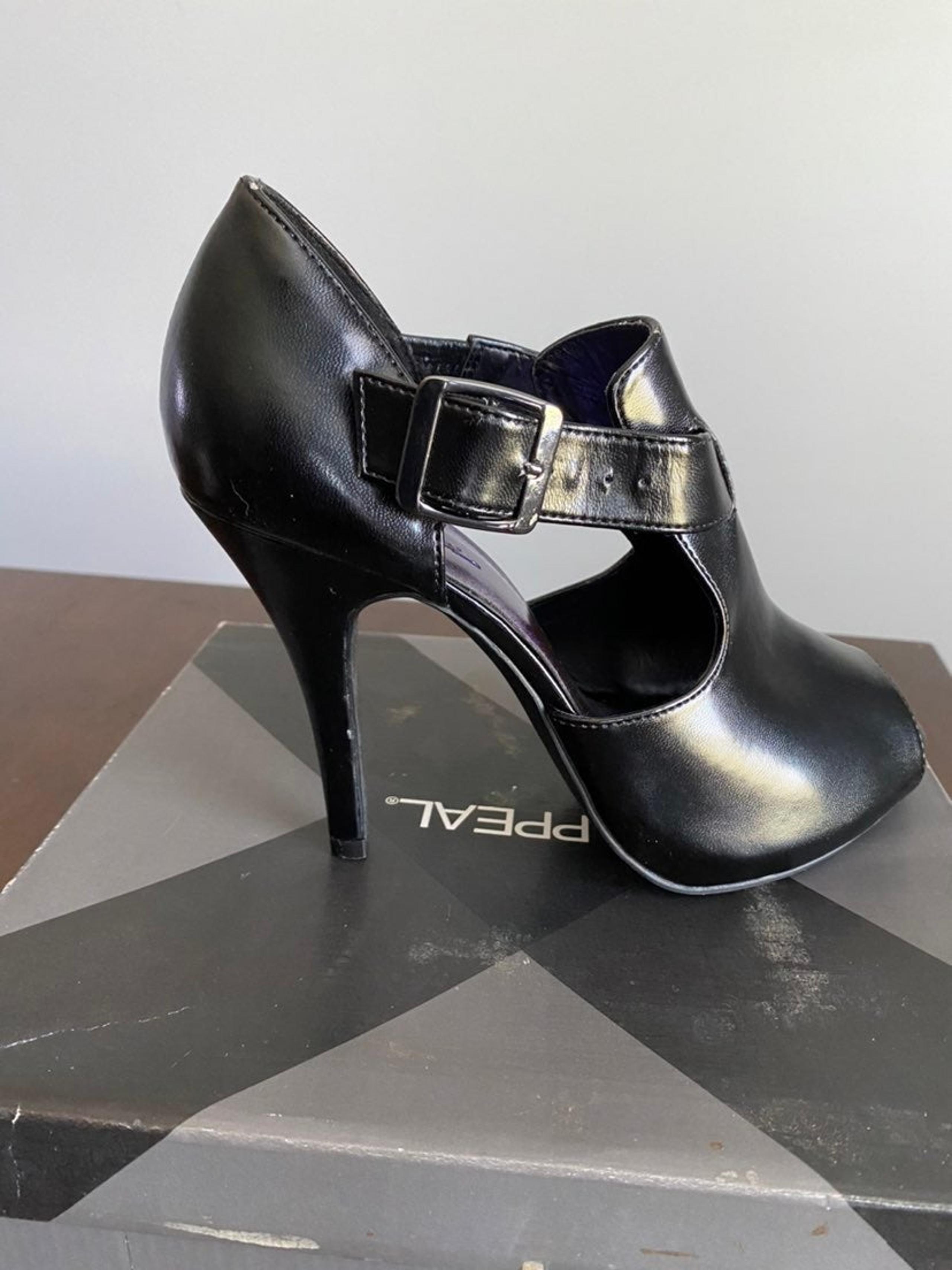 XAppeal peep toe heels
