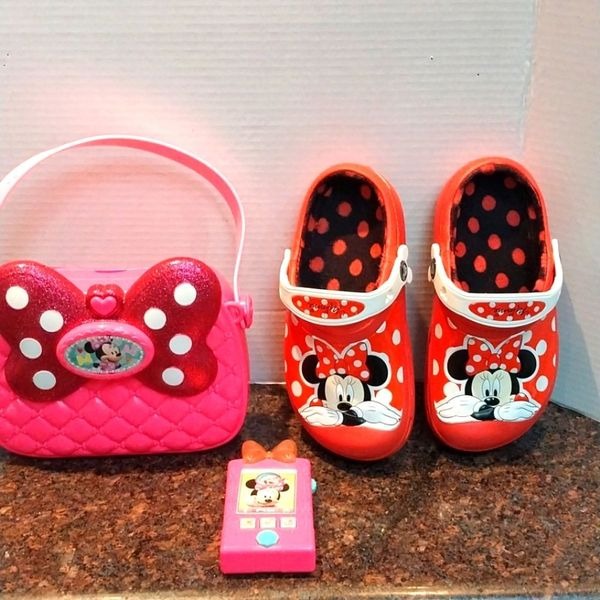 DISNEY MINNIE MOUSE CROCS AND PURSE...EUC...SIZE 2