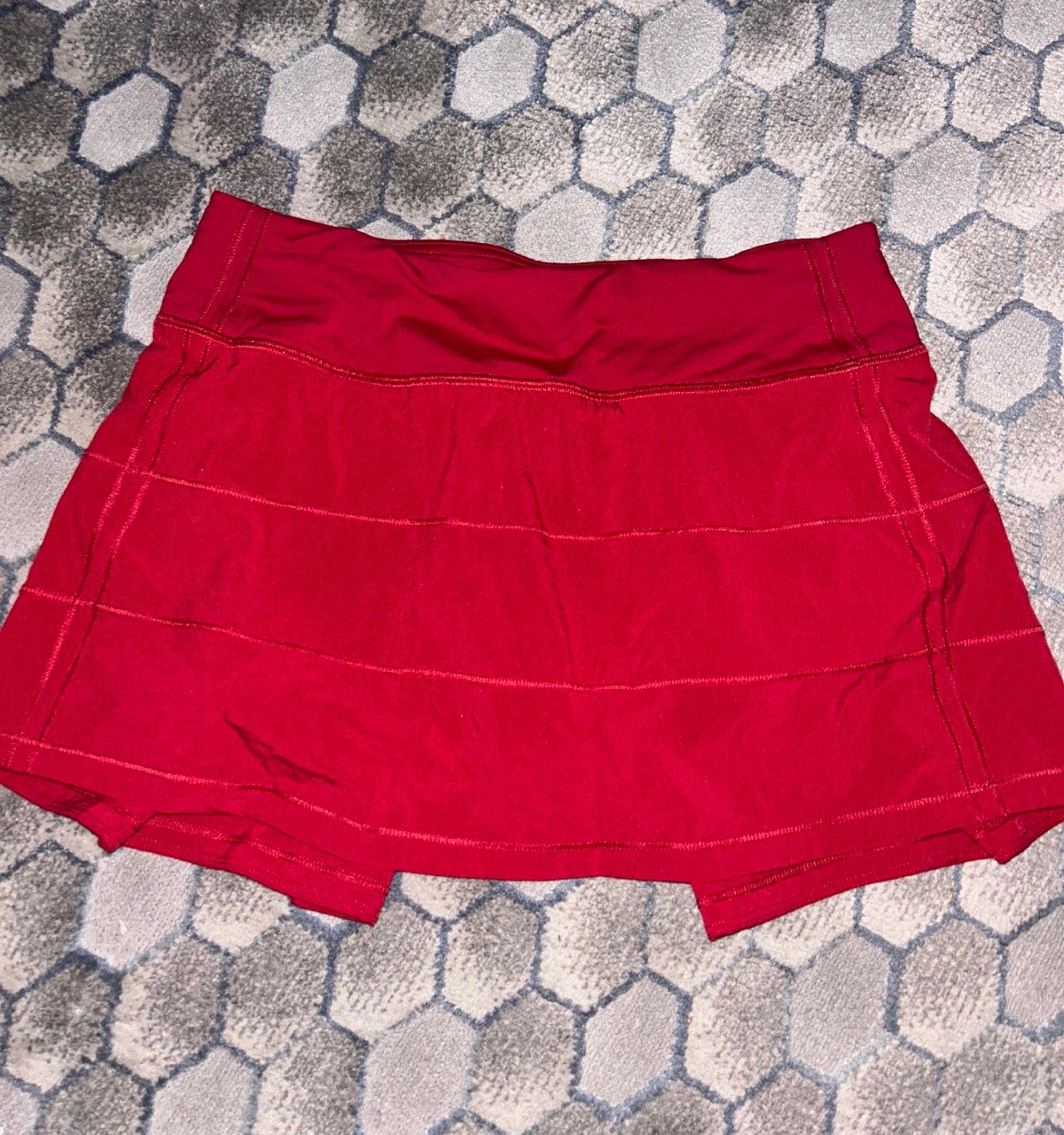 Lulu lemon skort