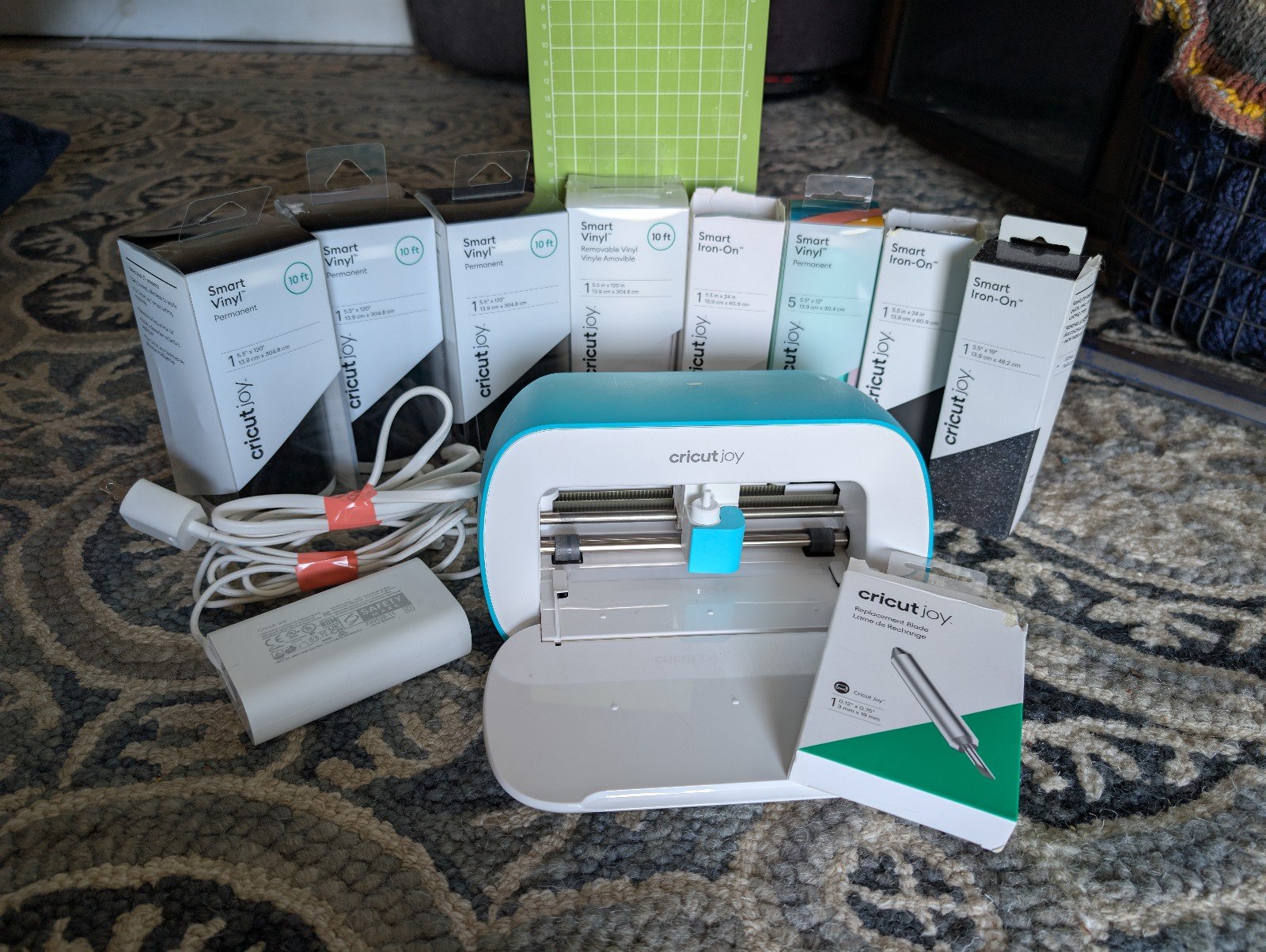 Cricut Joy used but great condition +extras